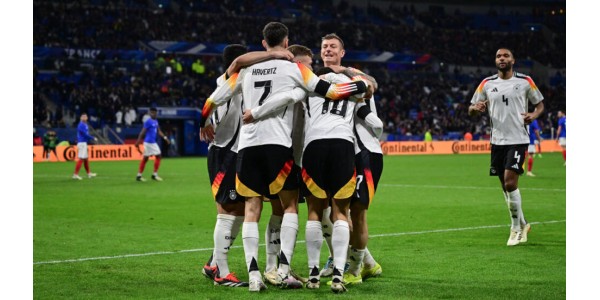 La coopération tacite entre les deux joueurs a abouti à un but La coopération tacite entre les deux joueurs a abouti à un but